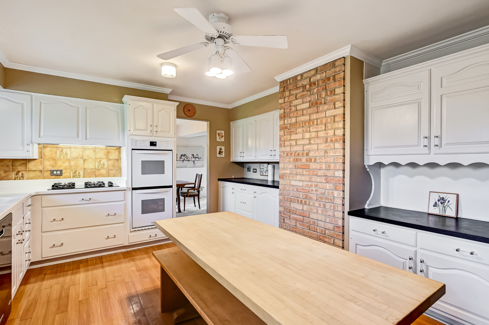 24462 North Kelsey Road Barrington, IL 60010 - Photo 7 of 31 Gallery Image 7