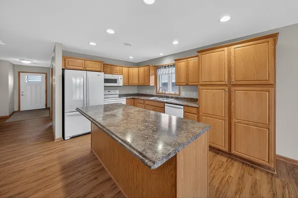 $350,000 | 406 Tee Box Lane Northeast, Stewartville, MN 55976