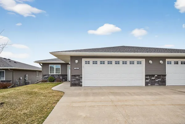 $350,000 | 406 Tee Box Lane Northeast, Stewartville, MN 55976