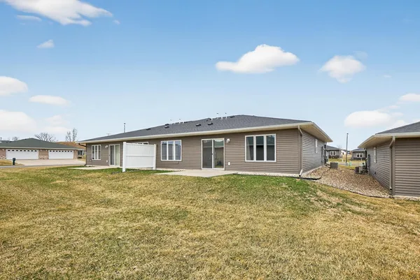 $350,000 | 406 Tee Box Lane Northeast, Stewartville, MN 55976