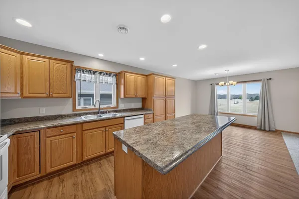 $350,000 | 406 Tee Box Lane Northeast, Stewartville, MN 55976