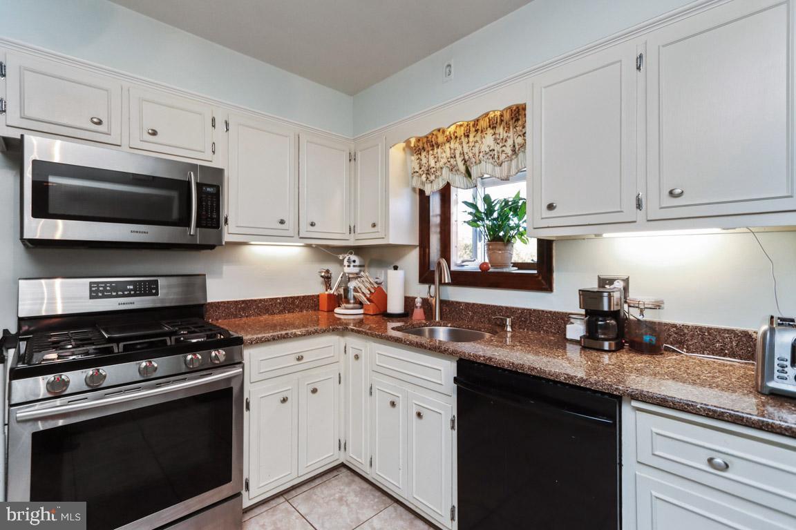 2227 Coon Club Road Westminster, MD 21157 - Photo 23 of 52 Beautiful SS Ref, Stove, Microwave new 2020