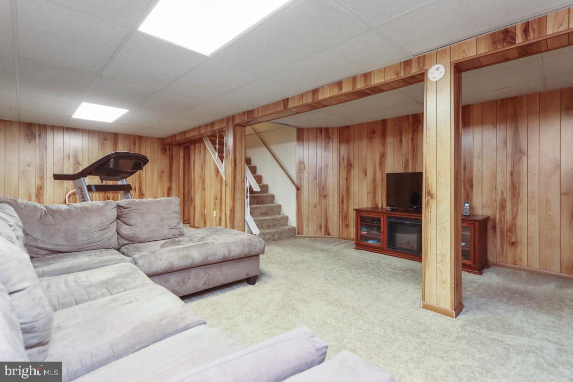 2227 Coon Club Road Westminster, MD 21157 - Photo 45 of 52 Room to spread out!