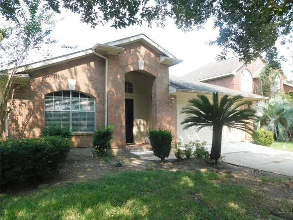 $2,250 | 3334 Pebble Beach Lane, Pearland, TX 77584