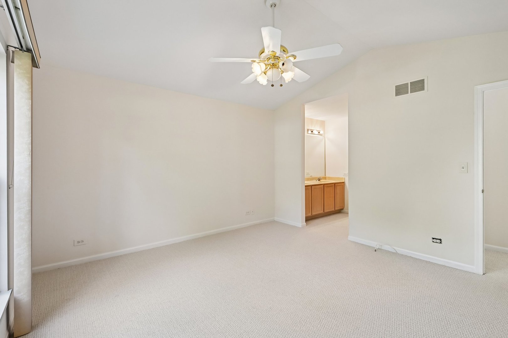 298 Haber Road Cary, IL 60013 - Photo 15 of 39 Gallery Image 15