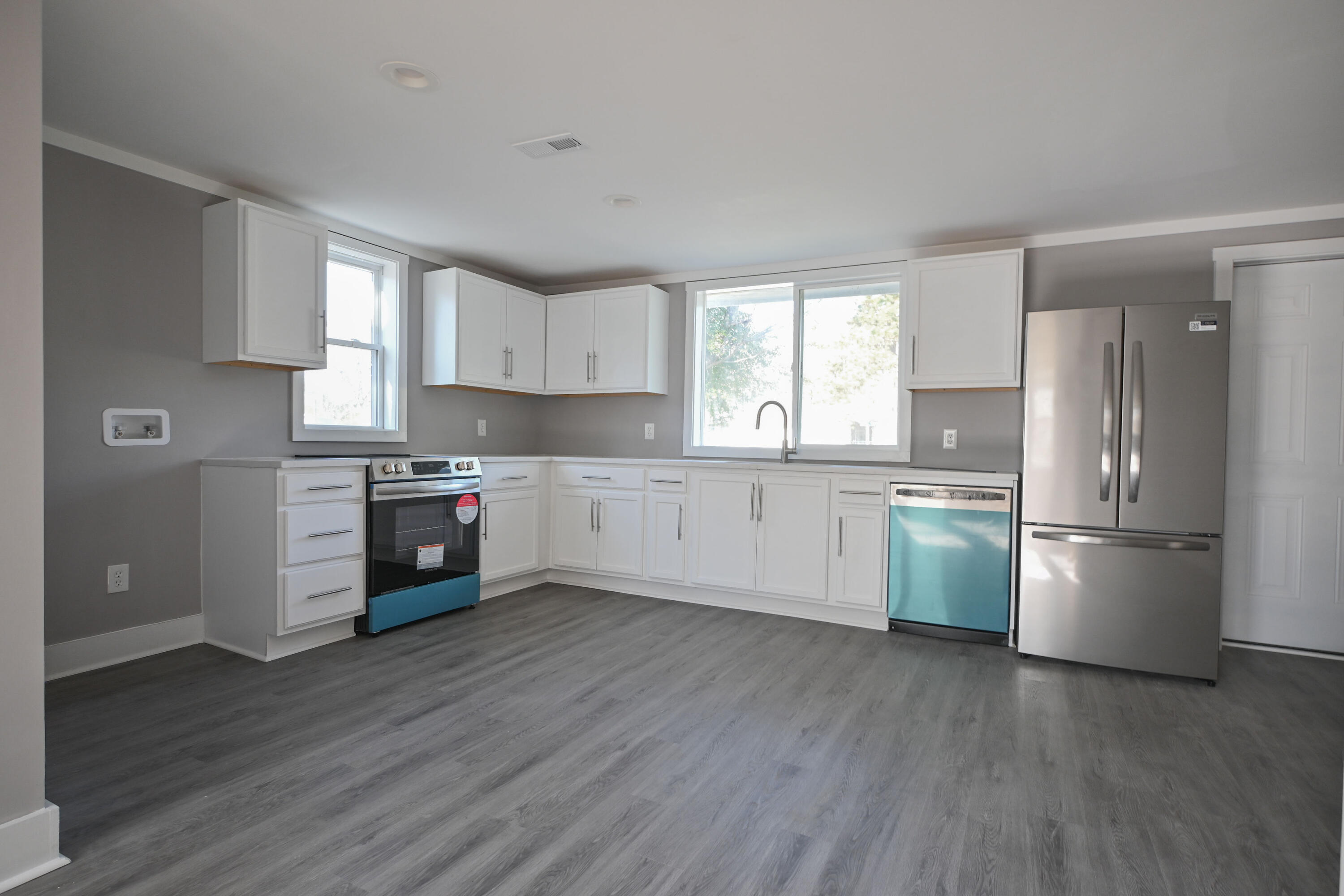 460 Bay Street Elloree, SC 29047 - Photo 3 of 19 DSC_4012