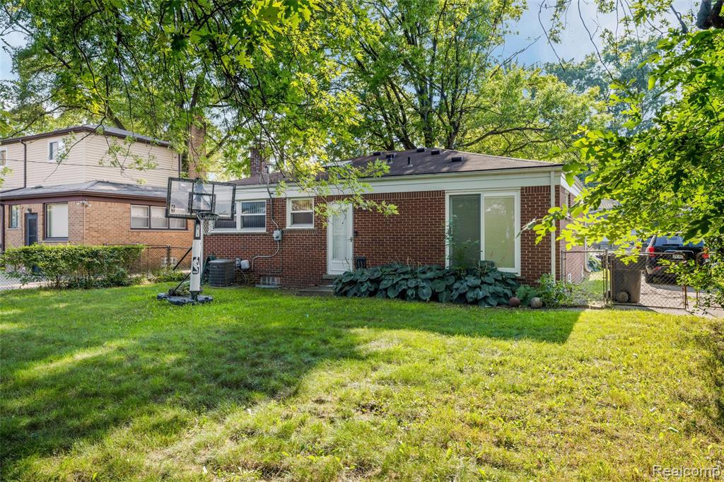20348 Berg Road Detroit, MI 48219 - Photo 26 of 27 Gallery Image 26