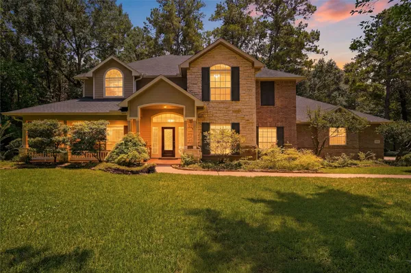 $725,000 | 8766 Skyline Lane, Conroe, TX 77302
