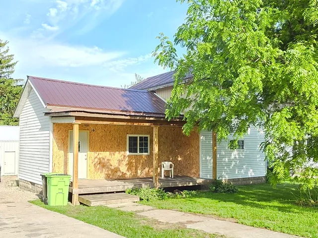 $199,000 | 406 South College Avenue, Fox Lake, WI 53933
