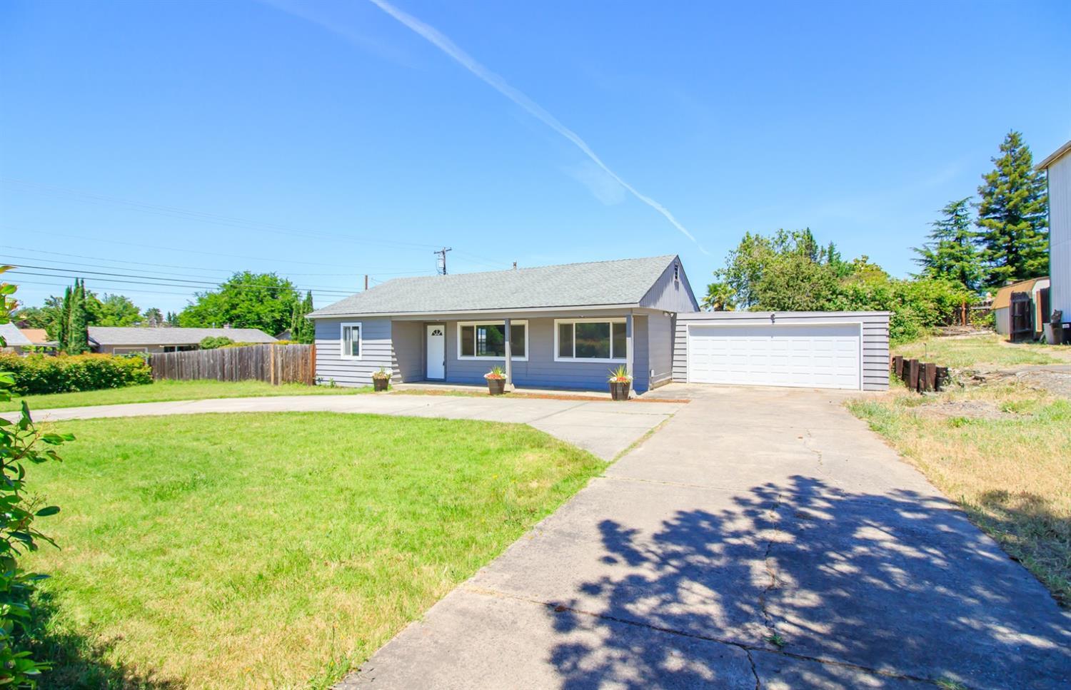 1519 Roberts Road Medford, OR 97504 - Photo 1 of 24 Primary Photo