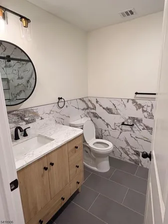 $2,900 | 438 South 11th Street, Unit 2, Newark, NJ 07103