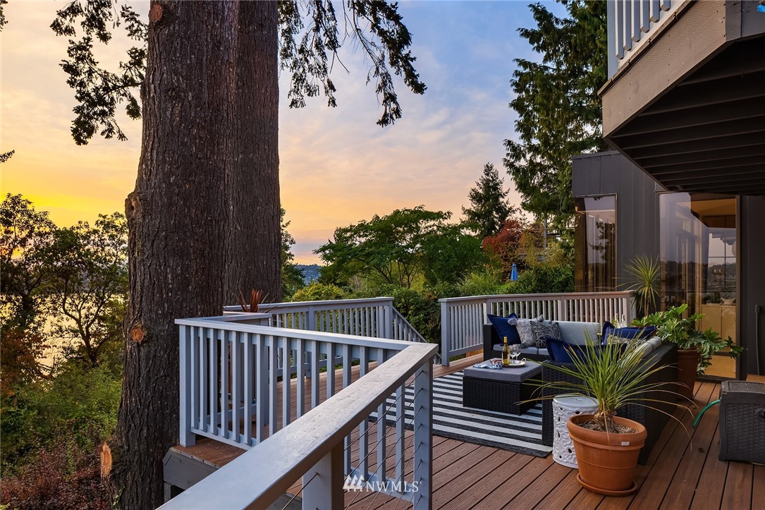 7701 Ridgecrest Lane Mercer Island, WA 98040 - Photo 32 of 35 a view of balcony with furniture and trees