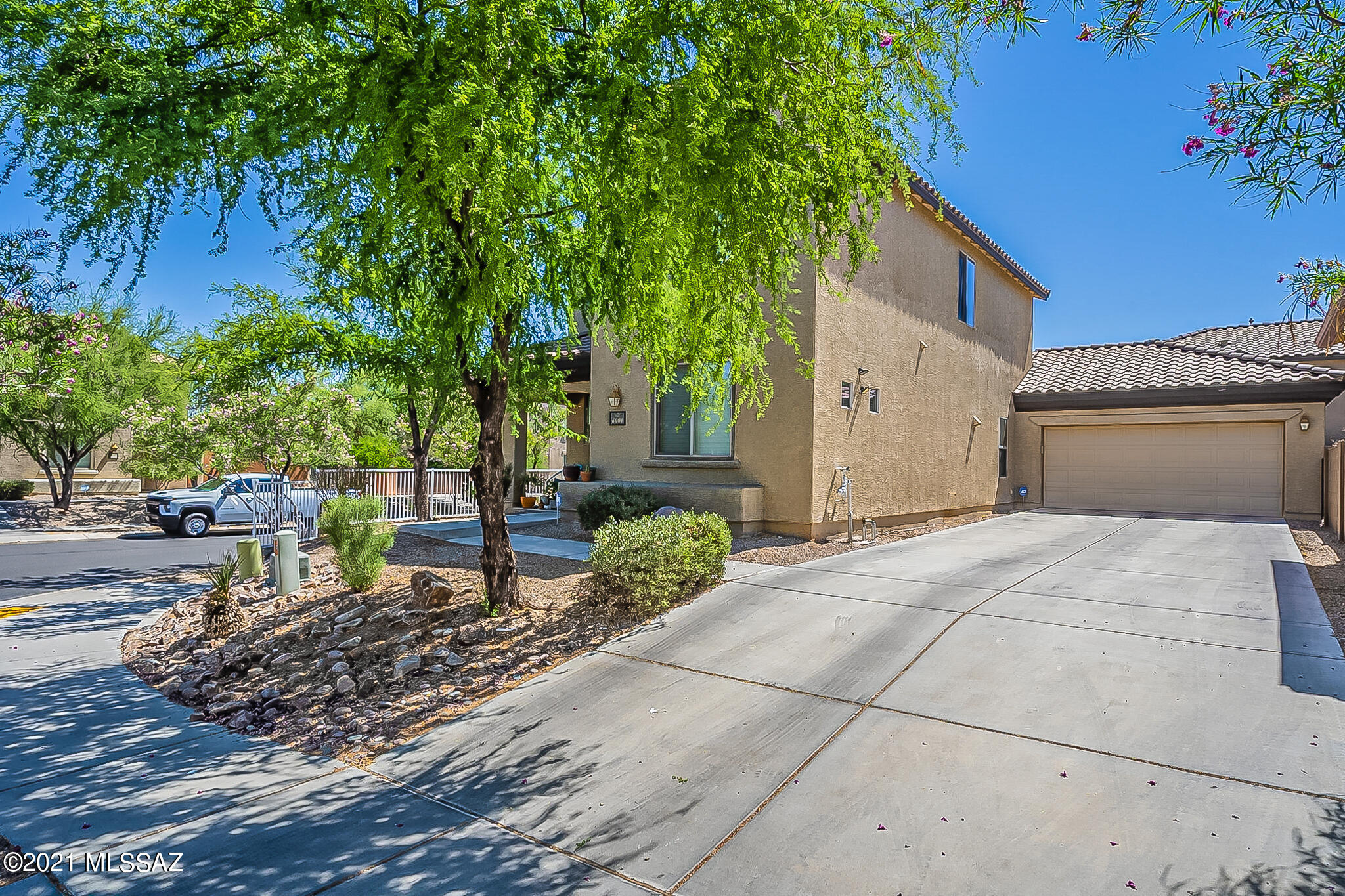 6001 South Raven Rock Road Tucson, AZ 85747 - Photo 2 of 39