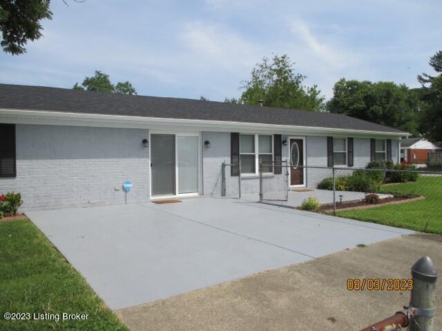 366 East Blue Jay Road Louisville, KY 40229 - Photo 2 of 24 another view