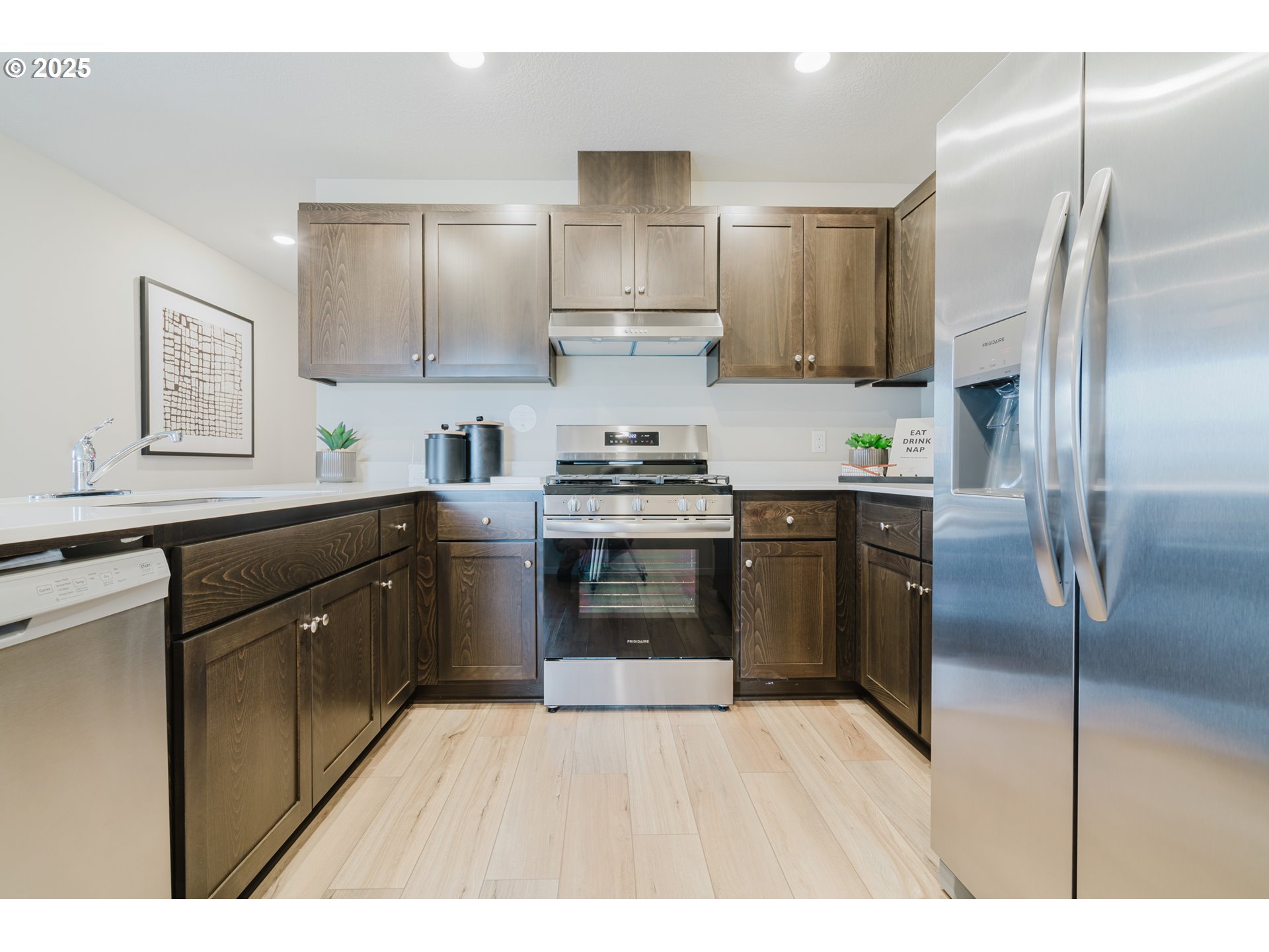 502 Luna Way Lebanon, OR 97355 - Photo 11 of 44