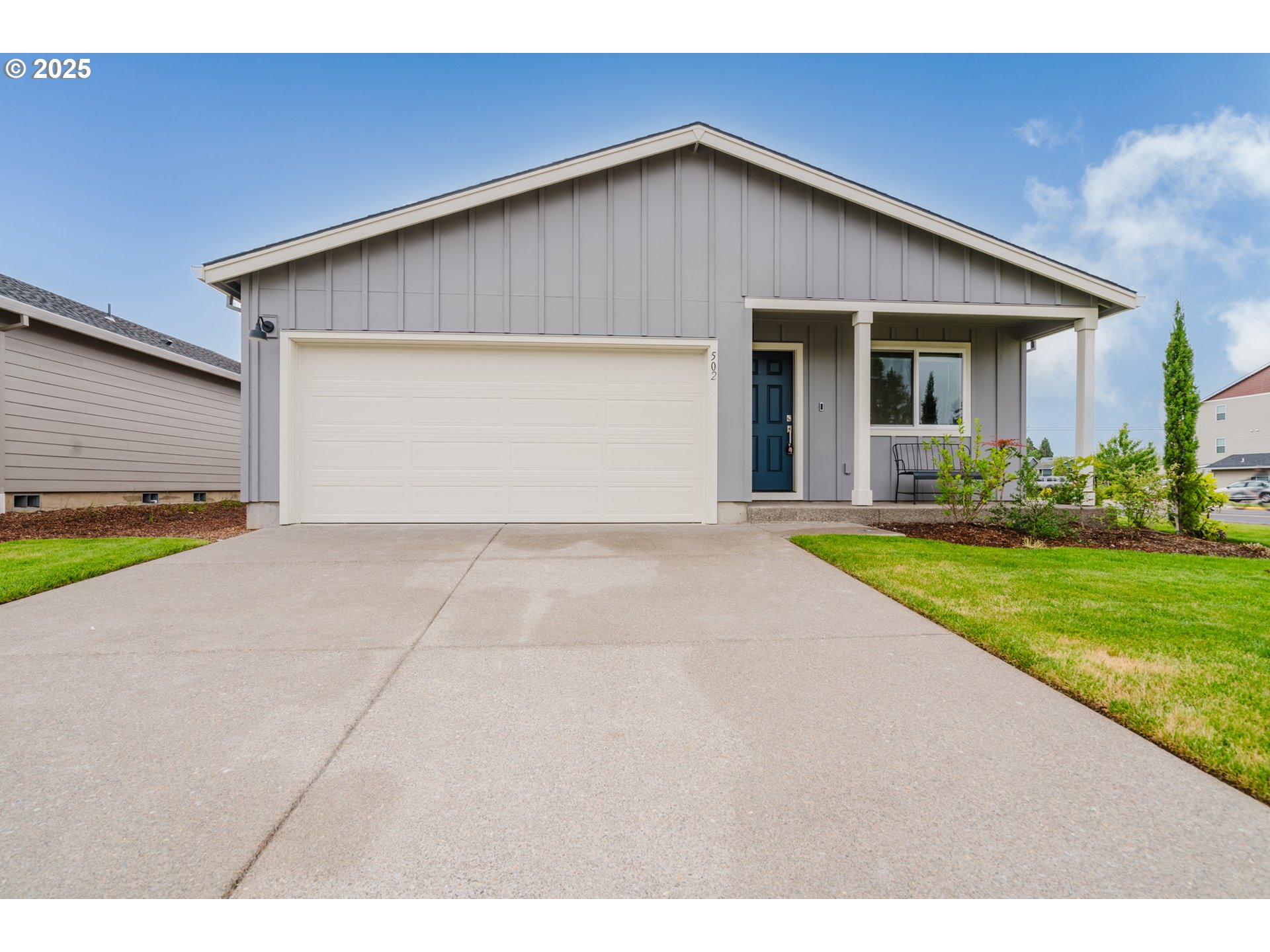 502 Luna Way Lebanon, OR 97355 - Photo 2 of 44