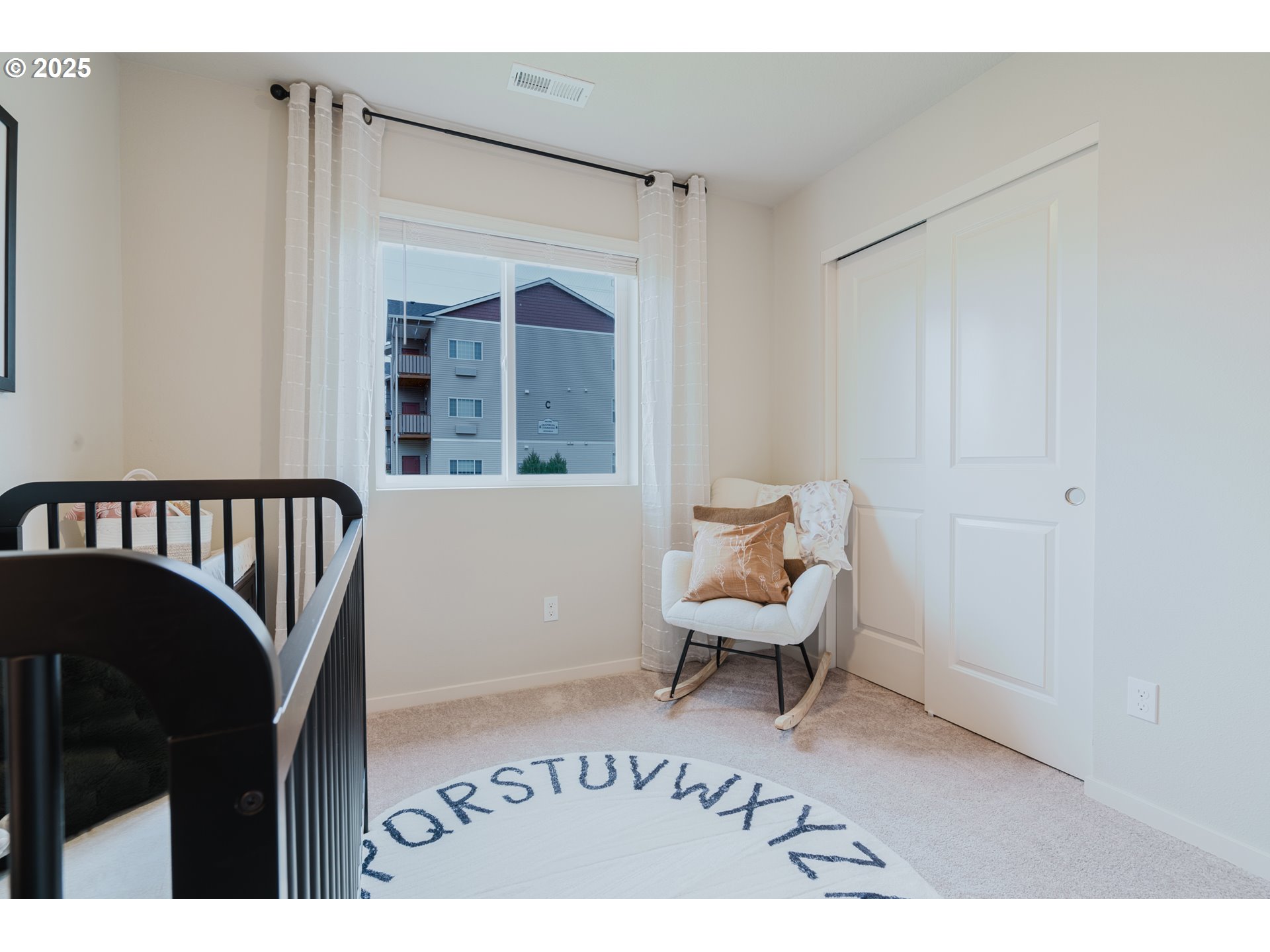 502 Luna Way Lebanon, OR 97355 - Photo 34 of 44