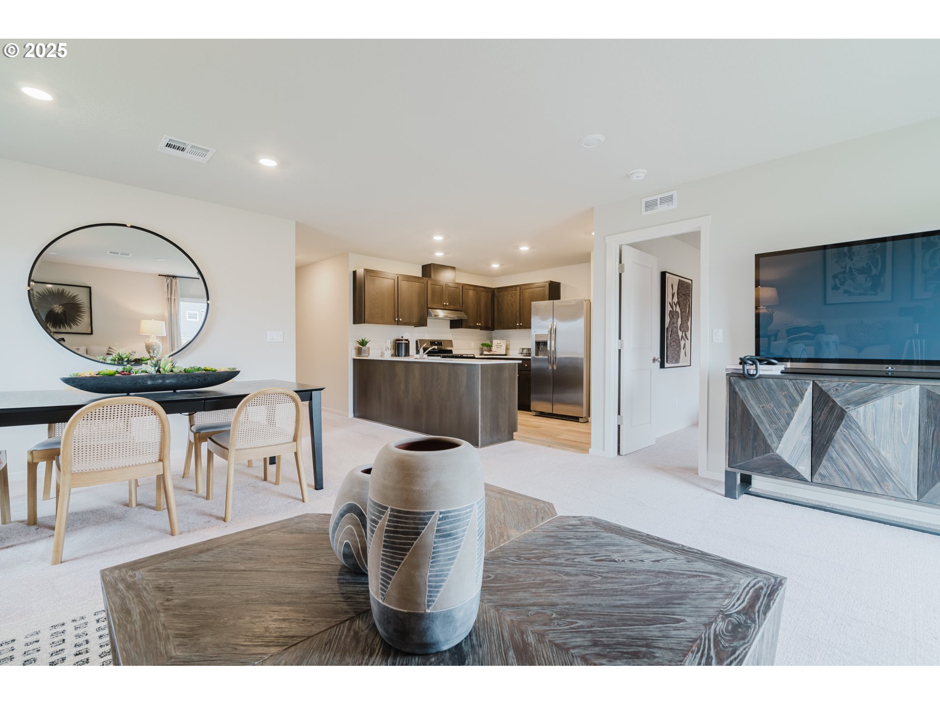 502 Luna Way Lebanon, OR 97355 - Photo 5 of 44