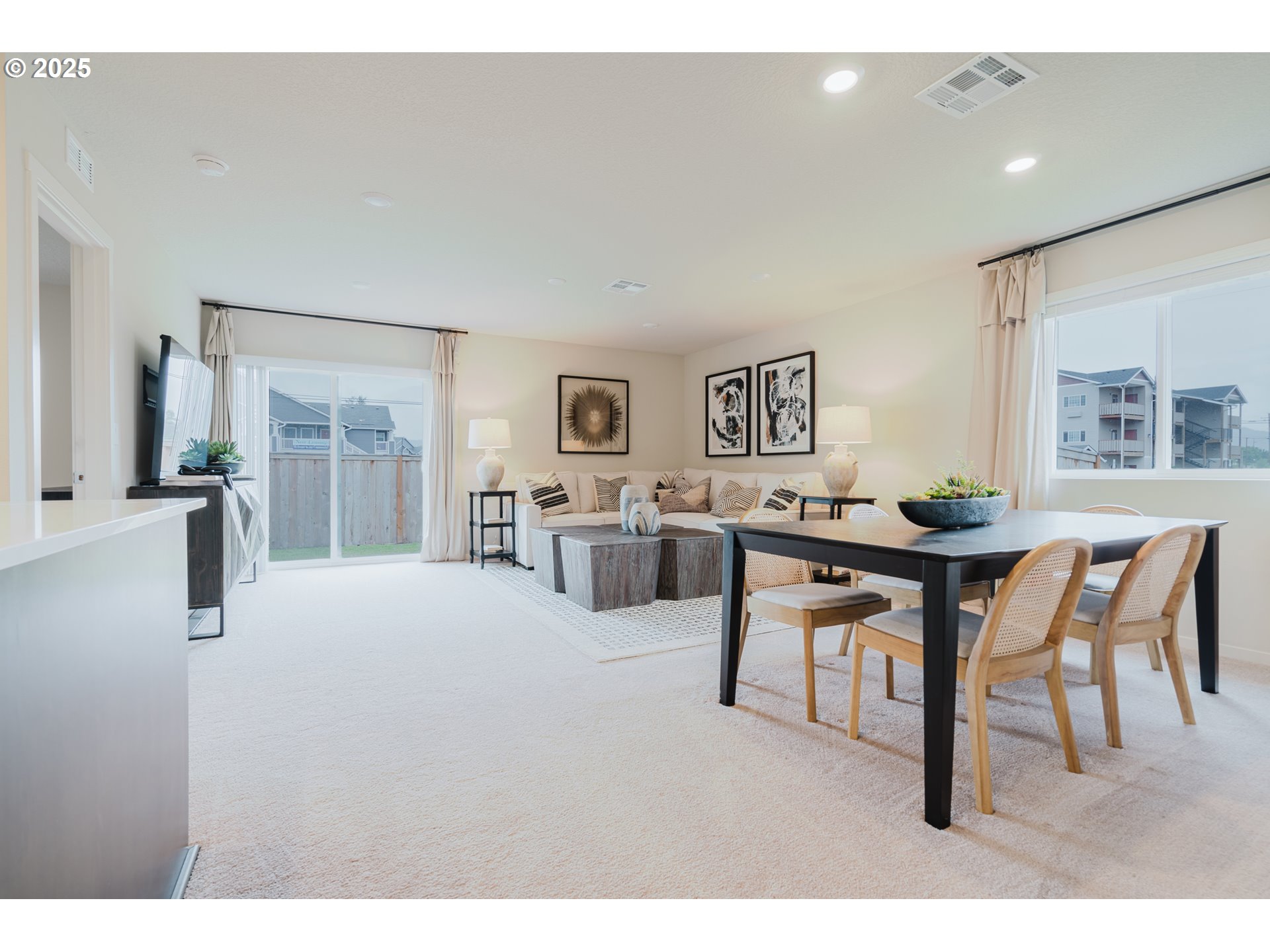 502 Luna Way Lebanon, OR 97355 - Photo 6 of 44