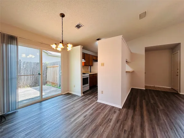 $1,350 | 416 Greenlawn Boulevard, Unit 1, Round Rock, TX 78664