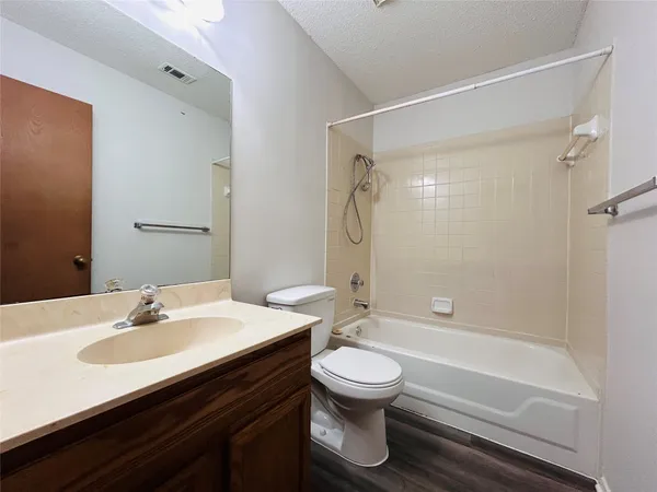 $1,350 | 416 Greenlawn Boulevard, Unit 1, Round Rock, TX 78664