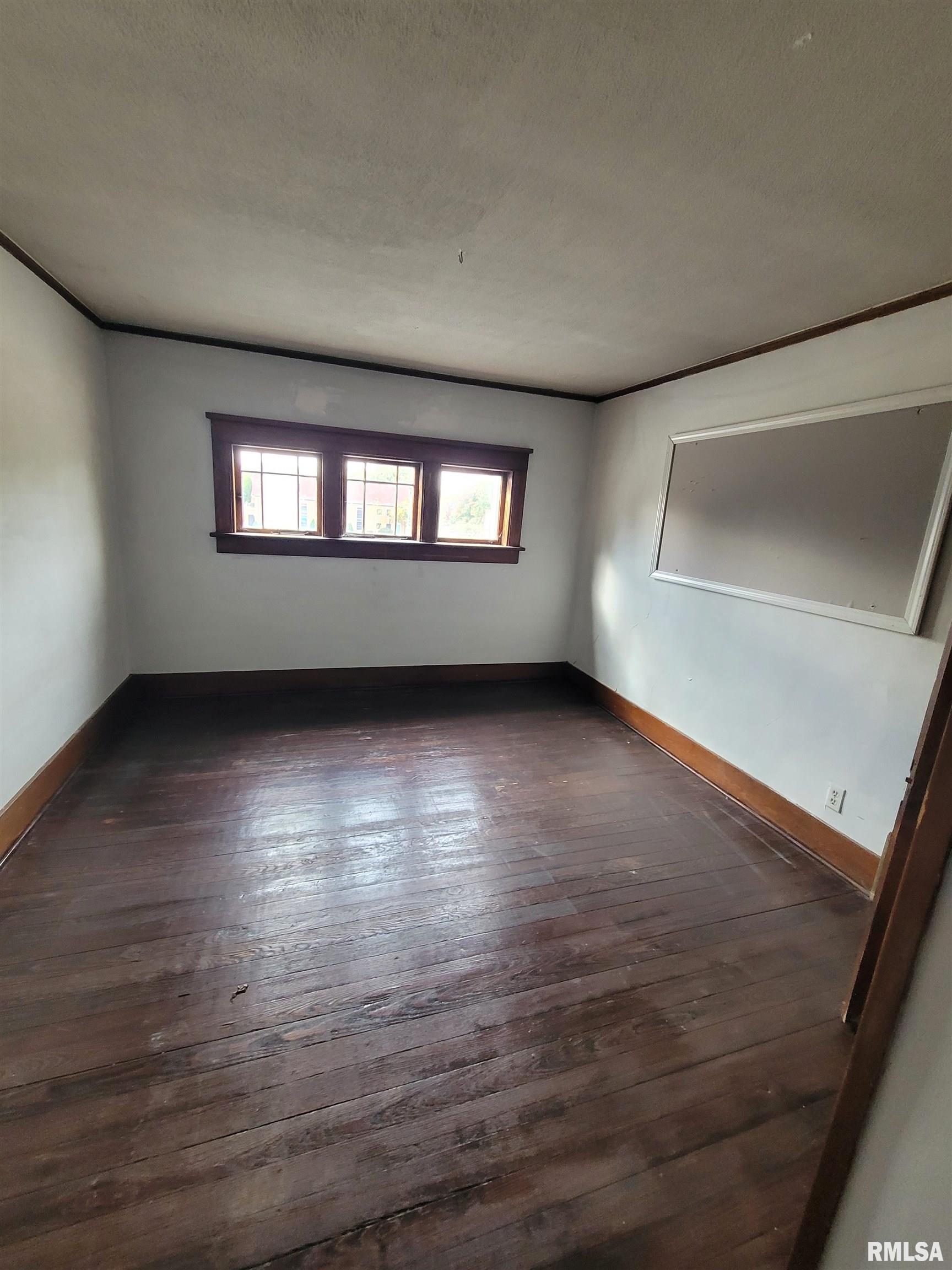 1220 North University Street Peoria, IL 61606 - Photo 3 of 3