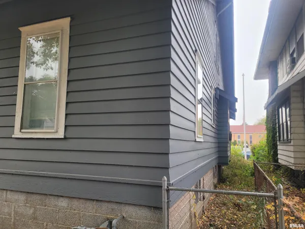 $115,000 | 1220 North University Street, Peoria, IL 61606