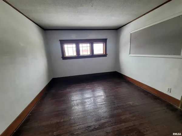 $115,000 | 1220 North University Street, Peoria, IL 61606