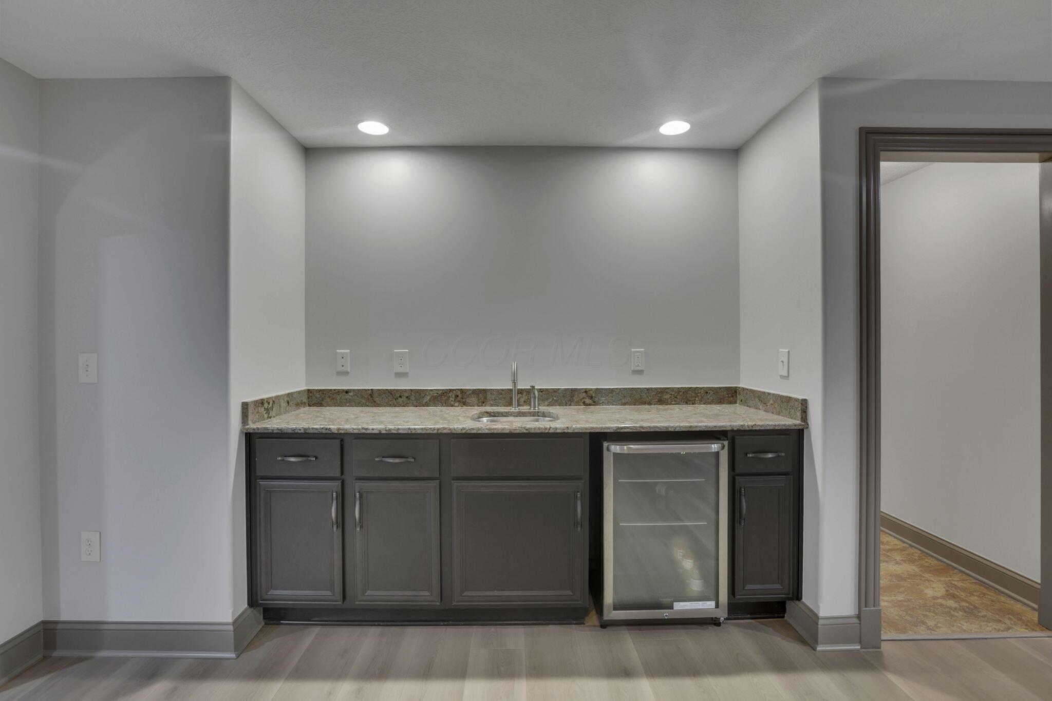 568 Cedar Hill Road Northwest Amanda, OH 43102 - Photo 70 of 102 Wet Bar