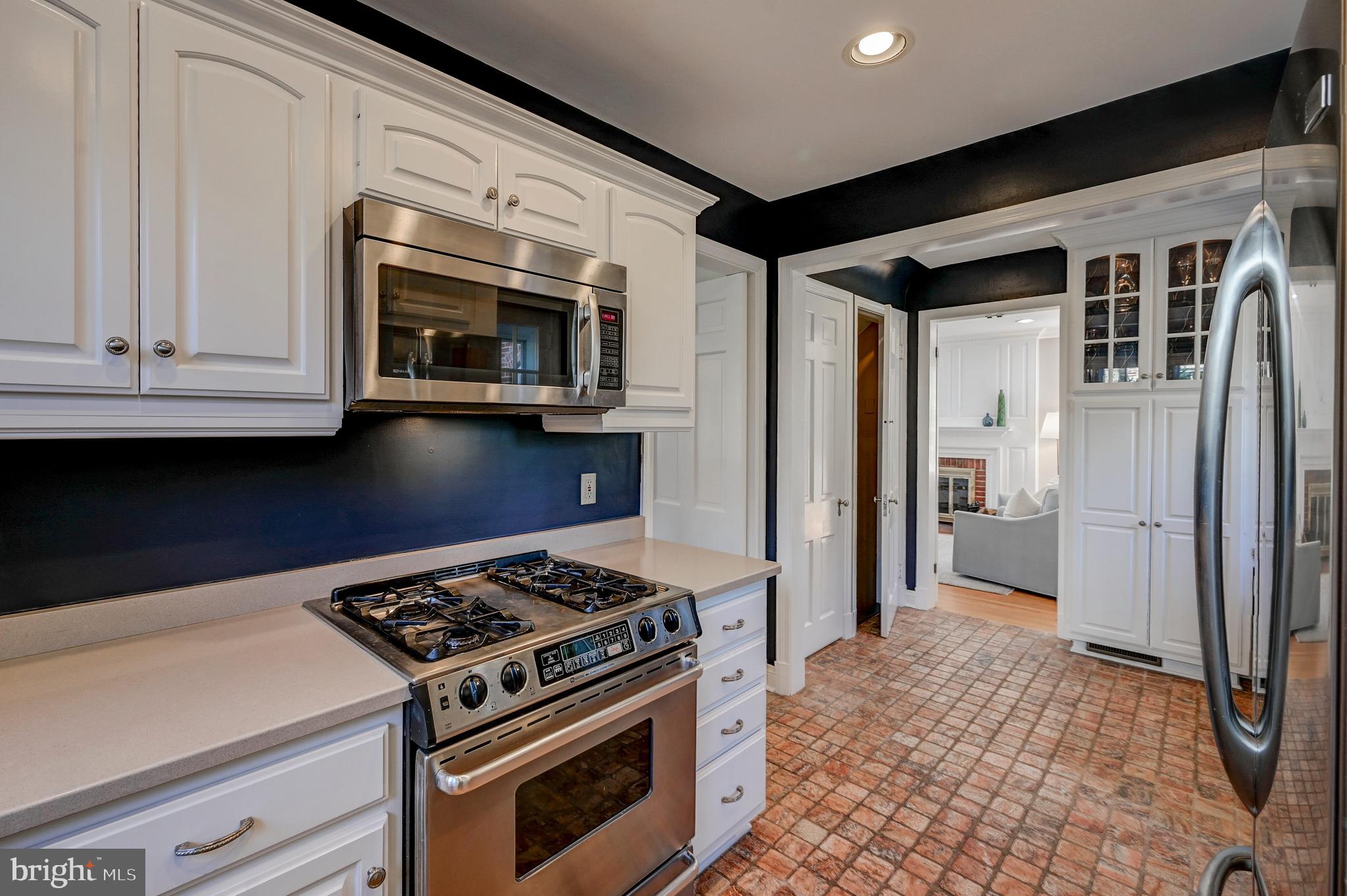 5404 Springlake Way Baltimore, MD 21212 - Photo 22 of 57