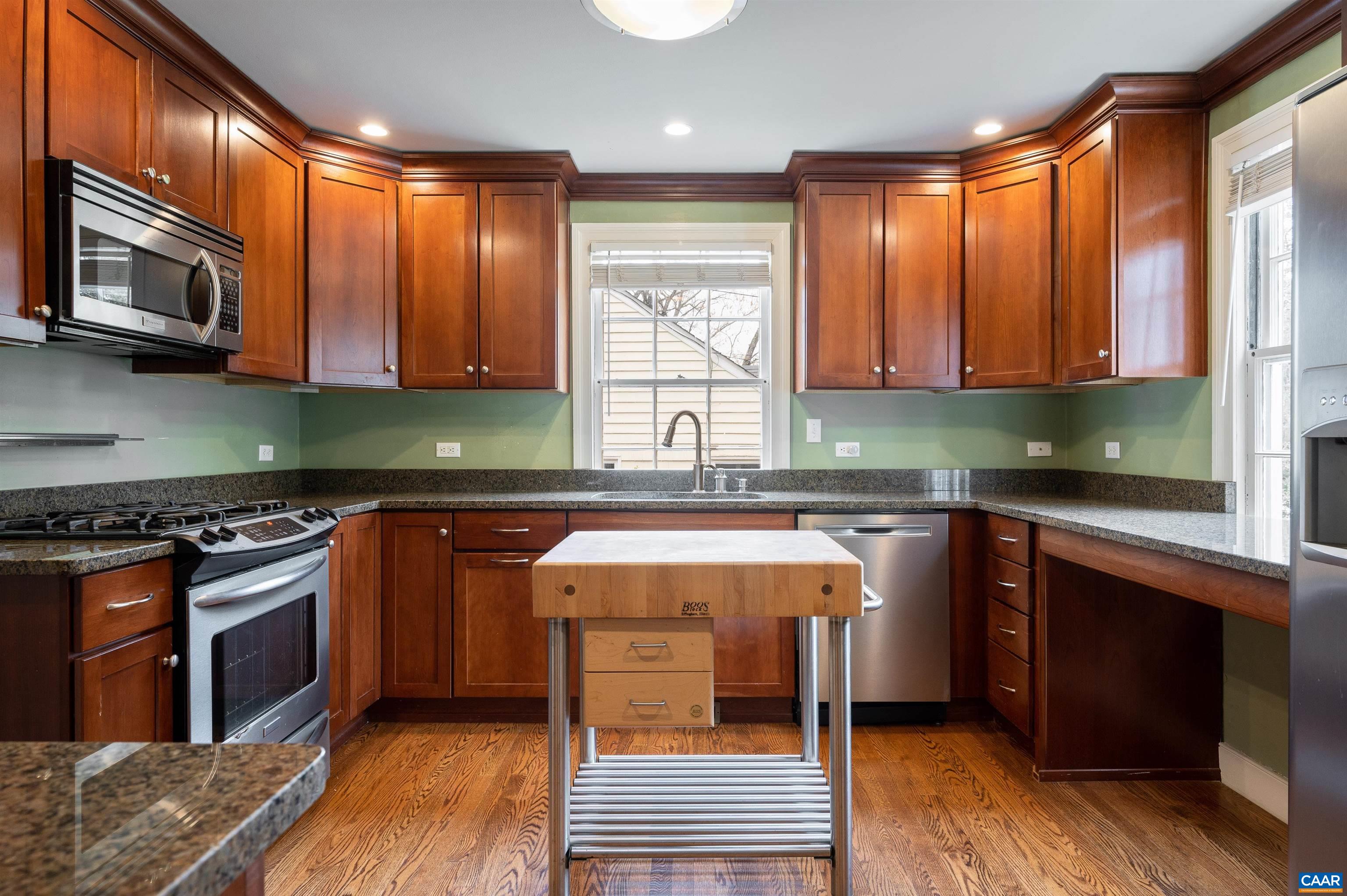1608 Greenleaf Lane Charlottesville, VA 22903 - Photo 6 of 19 Gallery Image 6