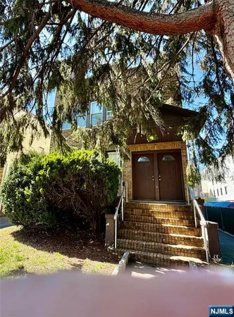 $825,000 | 34 Feronia Way, Rutherford, NJ 07070