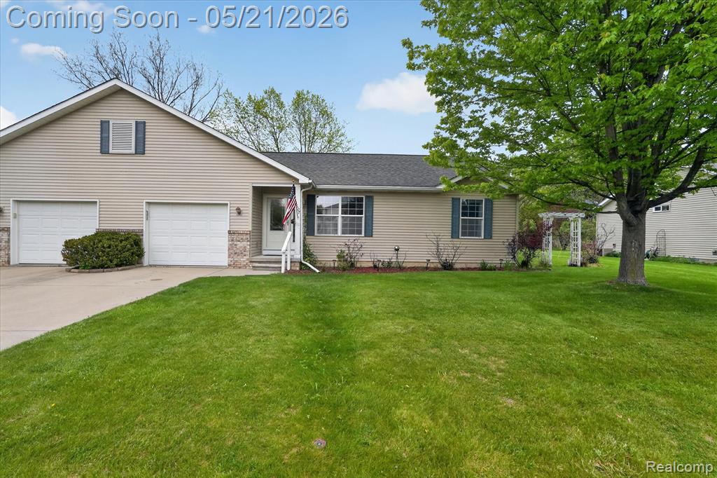1607 Cedarwood Drive Flushing, MI 48433 - Photo 3 of 27