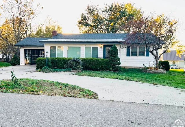 $219,900 | 413 Kansa Drive, Ozawkie, KS 66070