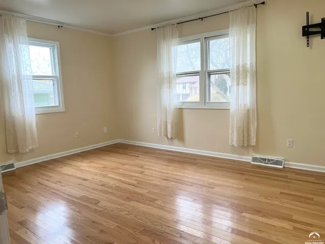 $219,900 | 413 Kansa Drive, Ozawkie, KS 66070