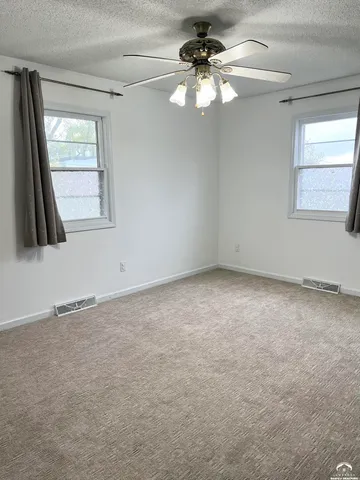 $219,900 | 413 Kansa Drive, Ozawkie, KS 66070