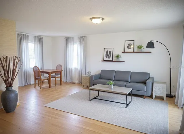 $430,000 | 6515 King Palm Way, Apollo Beach, FL 33572