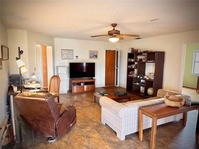 $430,000 | 6515 King Palm Way, Apollo Beach, FL 33572