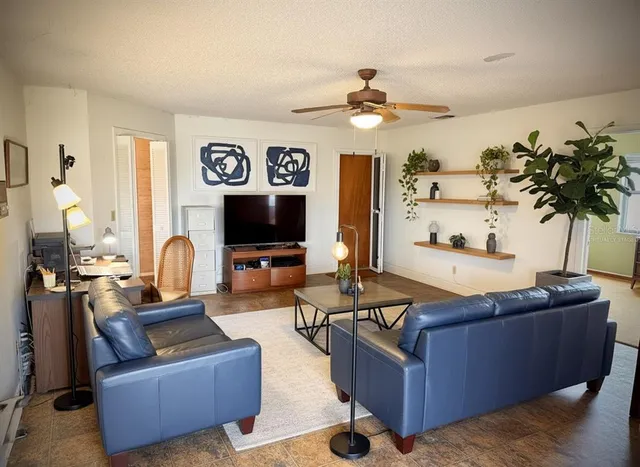 $430,000 | 6515 King Palm Way, Apollo Beach, FL 33572