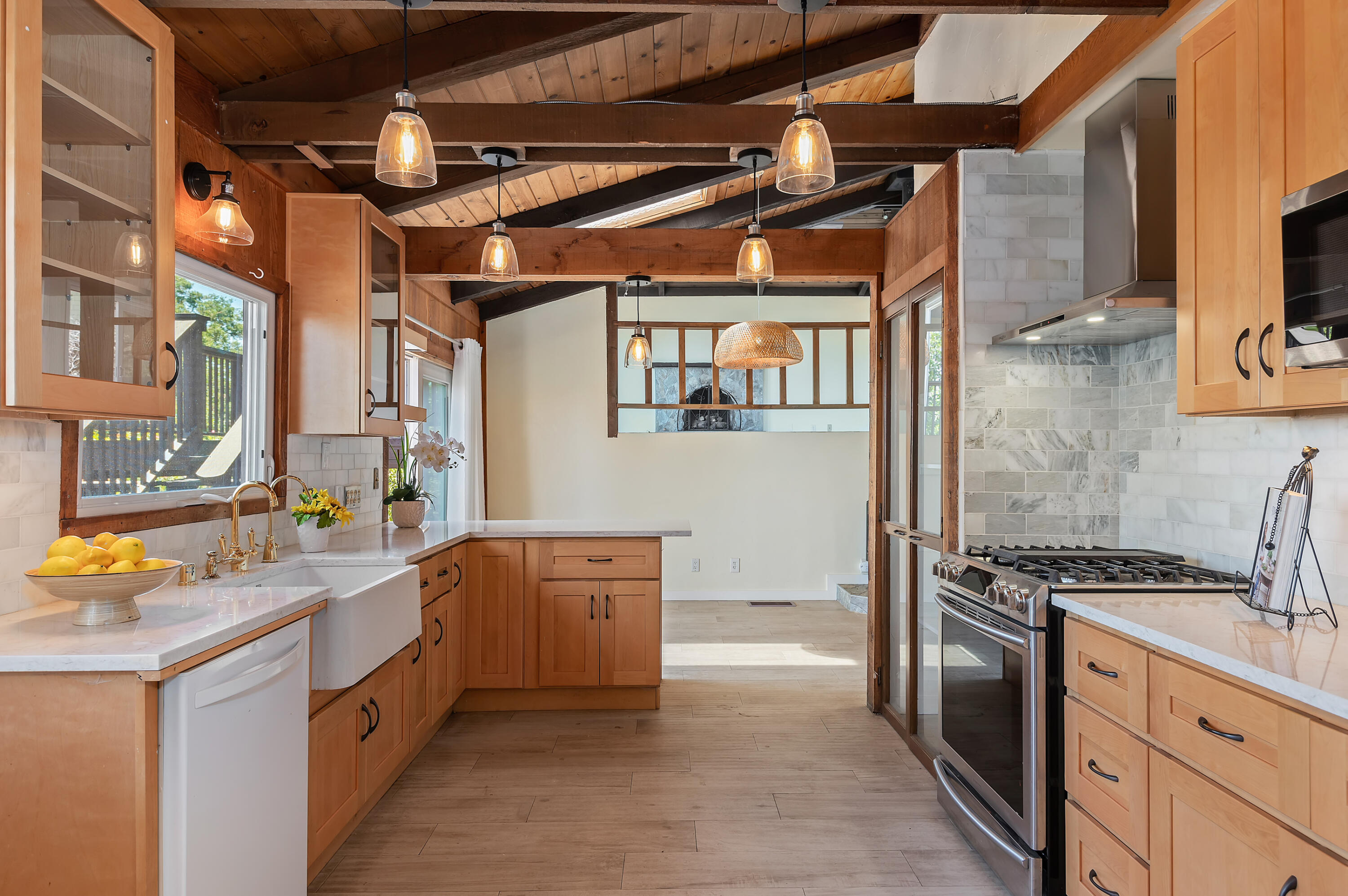 4827 Ogram Road Santa Barbara, CA 93105 - Photo 13 of 37 09 - Kitchen