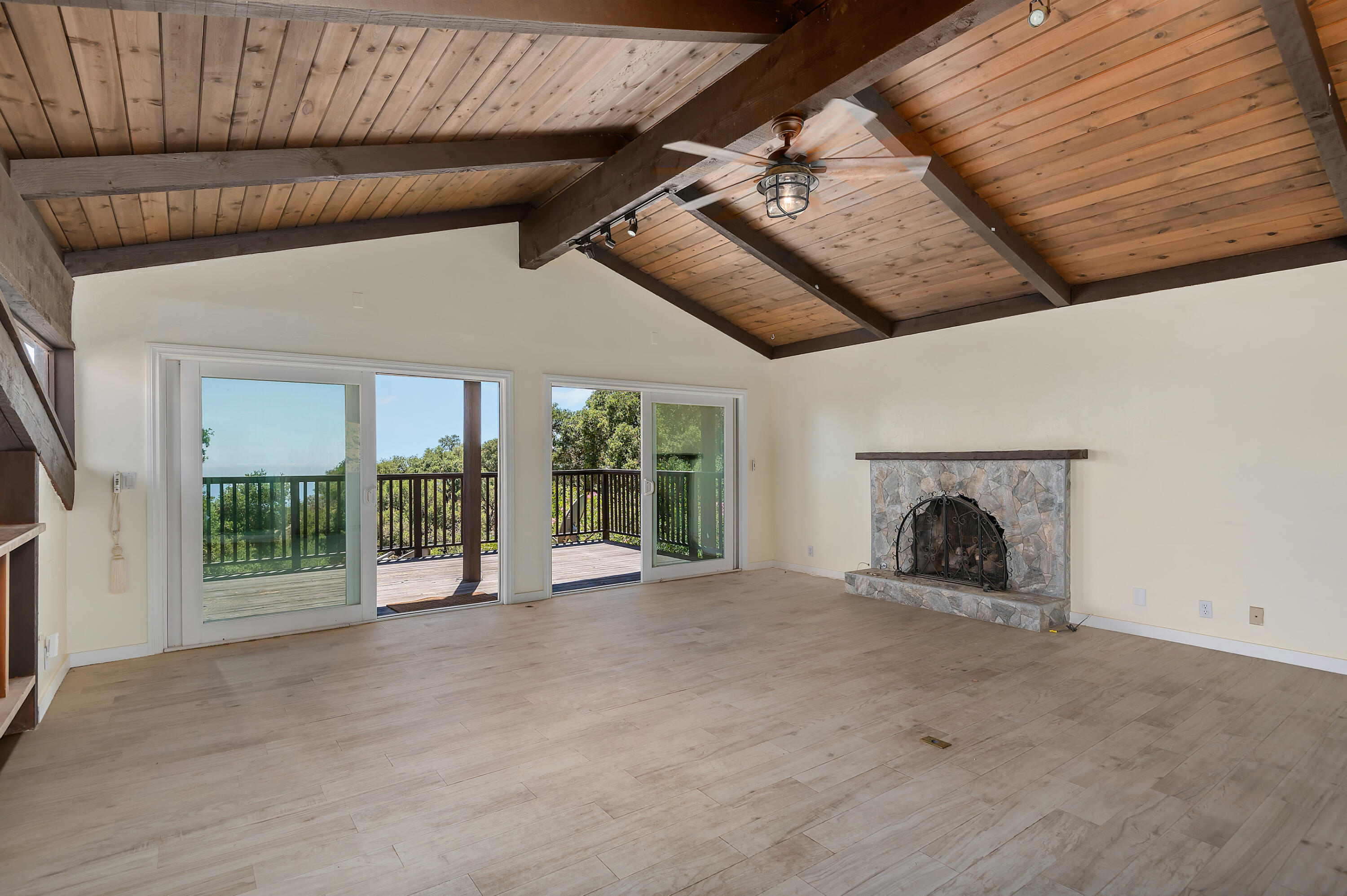 4827 Ogram Road Santa Barbara, CA 93105 - Photo 18 of 37 12 - Living Room