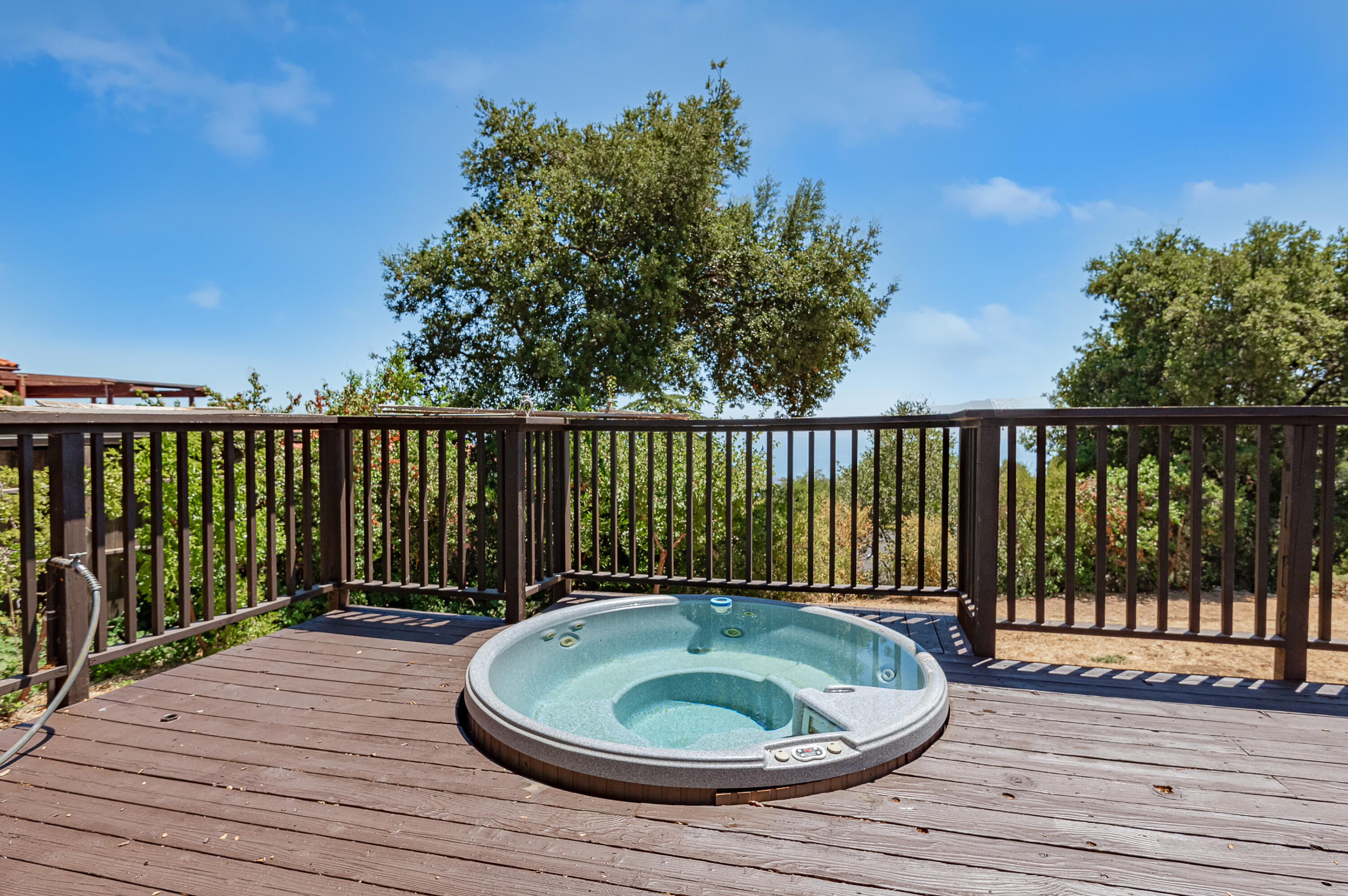 4827 Ogram Road Santa Barbara, CA 93105 - Photo 28 of 37 20 - Jacuzzi