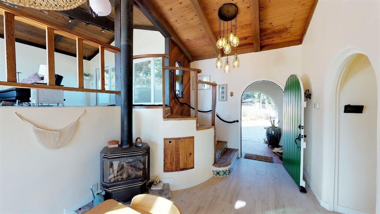 4827 Ogram Road Santa Barbara, CA 93105 - Photo 6 of 37 Entry way (2)