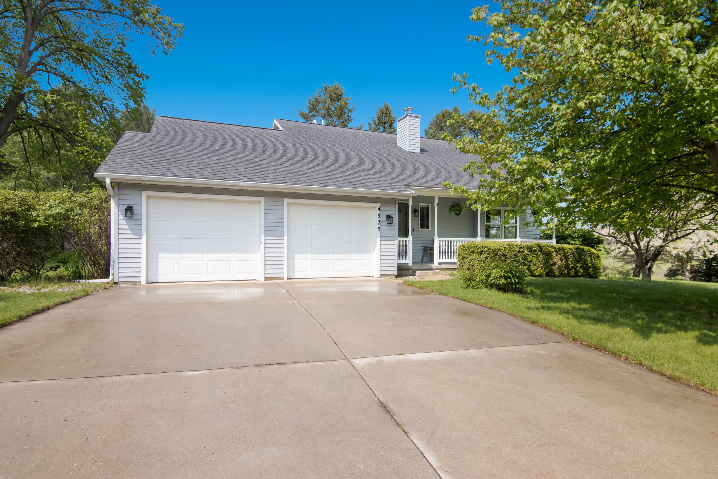 4925 Ridge Crest Road Williamsburg, MI 49690 - Photo 2 of 26 1934590-61561575-8e30-43b8-93d8-a13218b42b9a.JPG