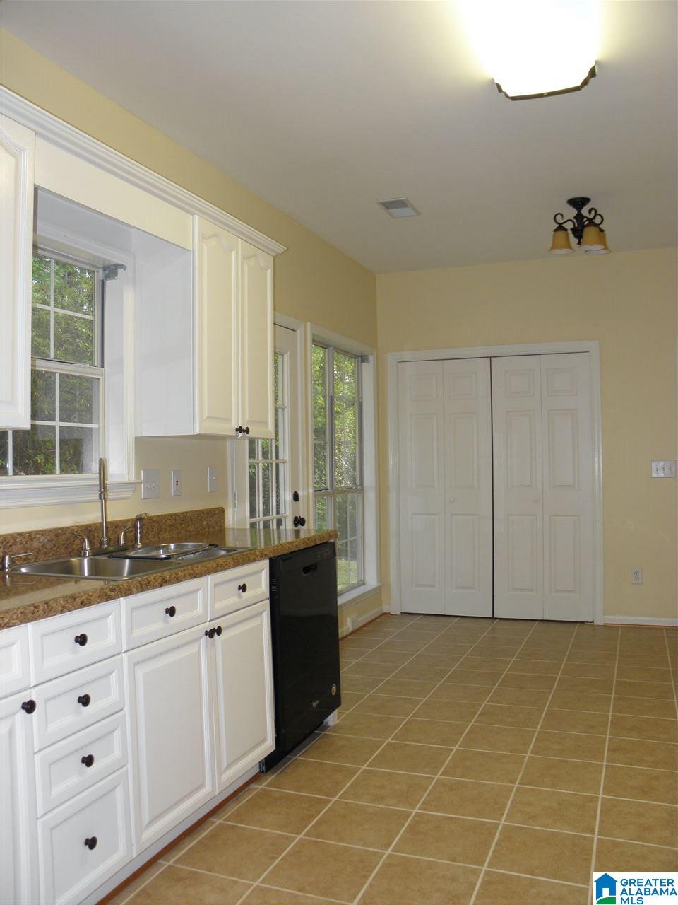 116 Cobblestone Terrace Pelham, AL 35124 - Photo 10 of 24