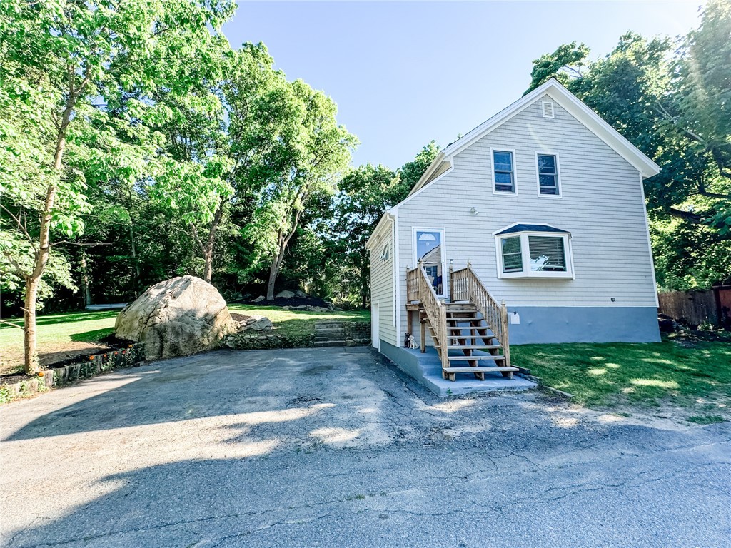 9 Birch Street Tiverton, RI 02878 - Photo 1 of 29