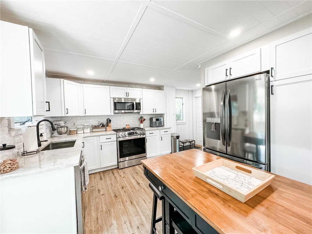 9 Birch Street Tiverton, RI 02878 - Photo 4 of 29