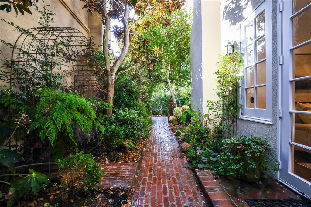18 Lyon Newport Coast, CA 92657 - Photo 43 of 55 a view of a pathway both side of house