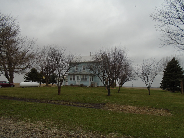 155 North 38th Road Mendota, IL 61342 - Photo 3 of 24