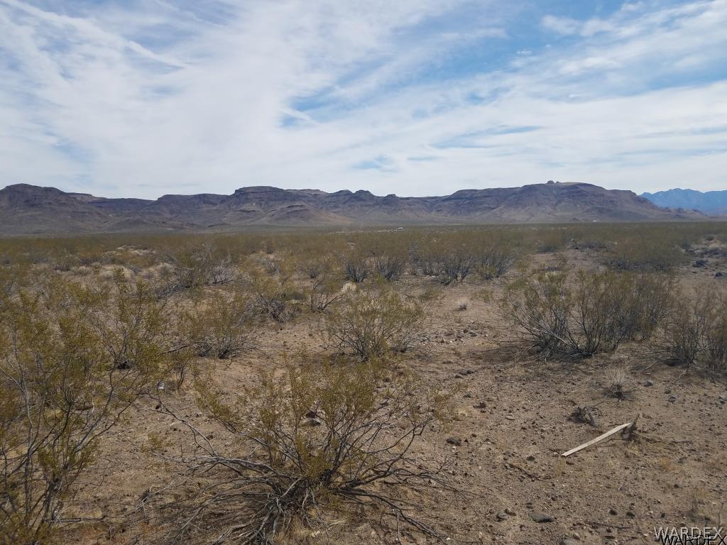 1660 Bacobi Road Golden Valley, AZ 86413 - Photo 11 of 14